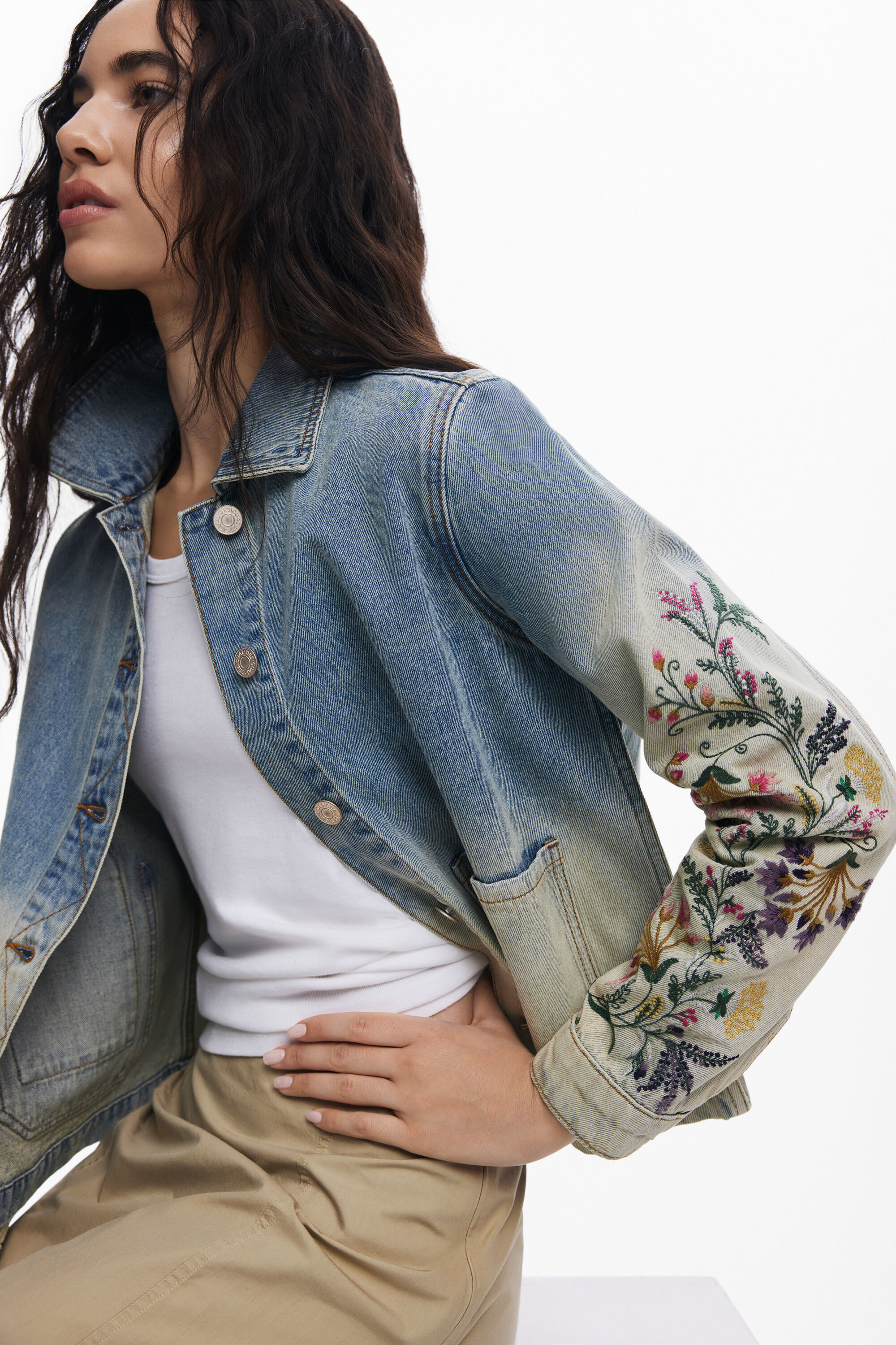 フラワーデニムジャケット 女性用 I Desigual.com