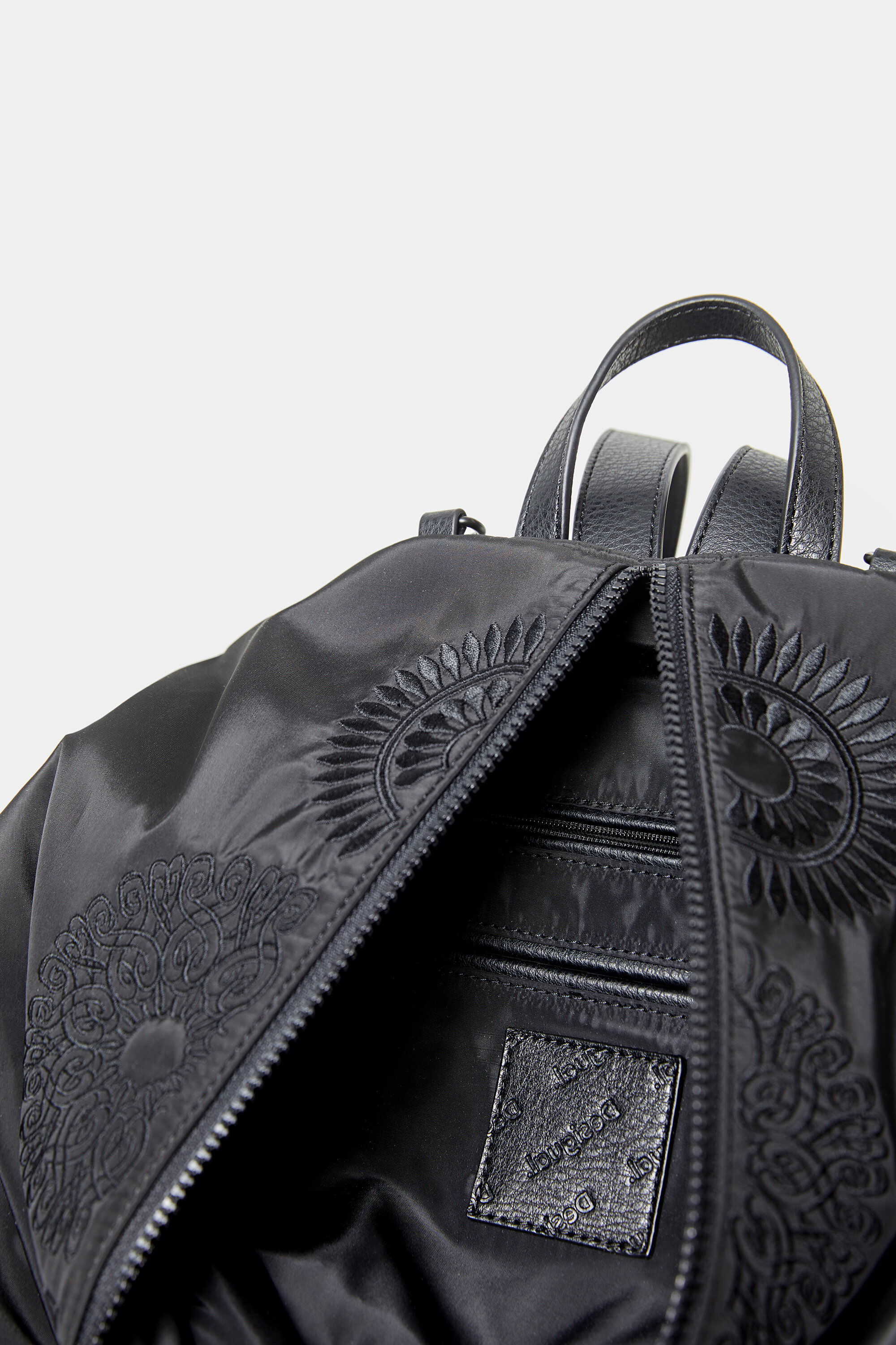 Mochila nylon mandalas Desigual