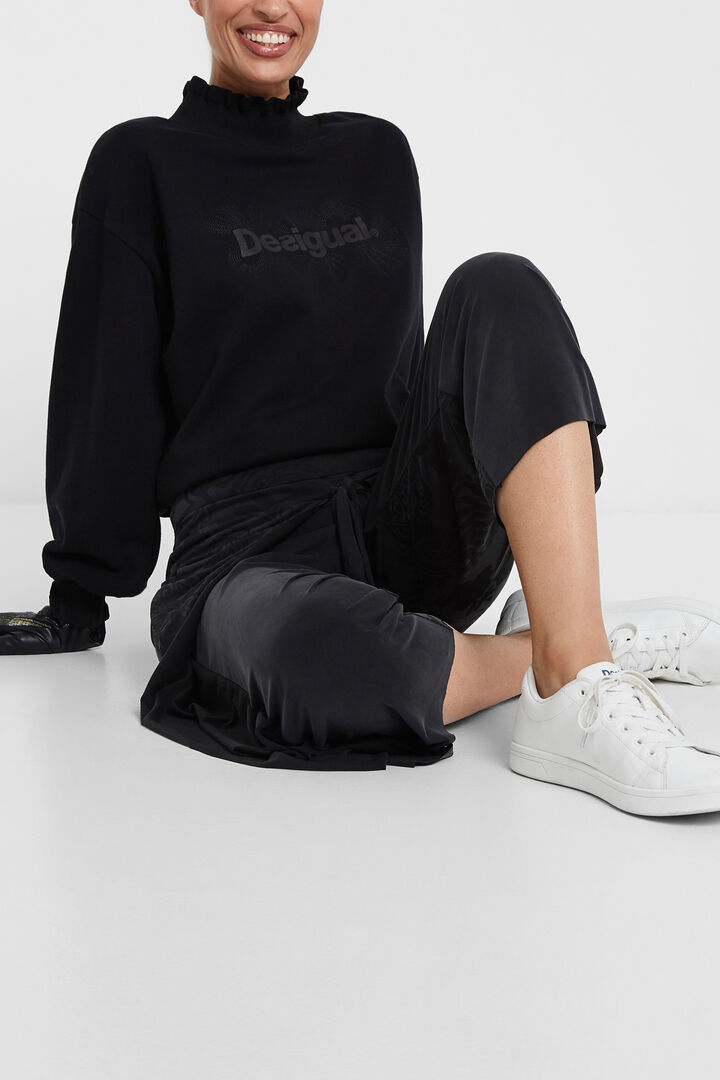 Wide flowing trousers | Desigual