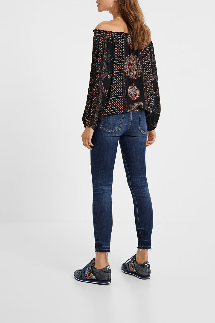 Loose blouse boat neck | Desigual