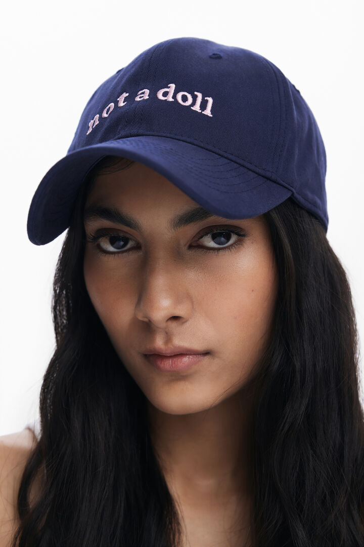 Cap "Not a Doll" | Desigual
