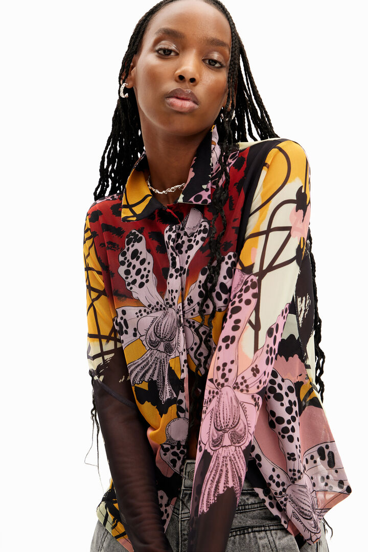 Chemise à manches longues avec motif femme et fleurs. | Desigual