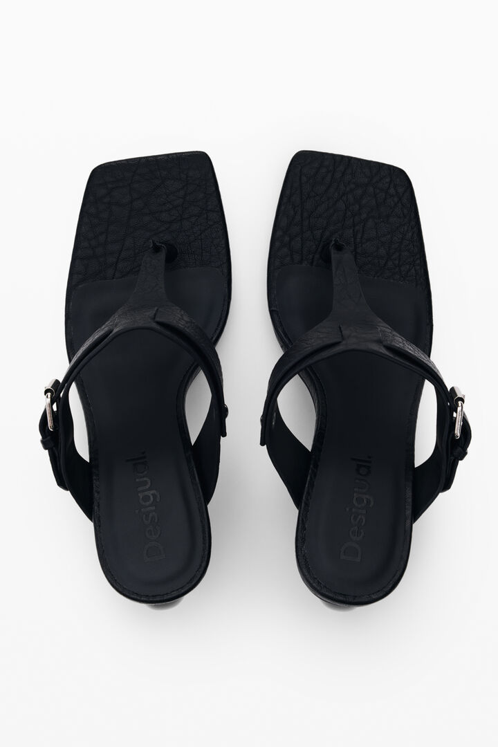 Sandale &agrave; talon effet cuir