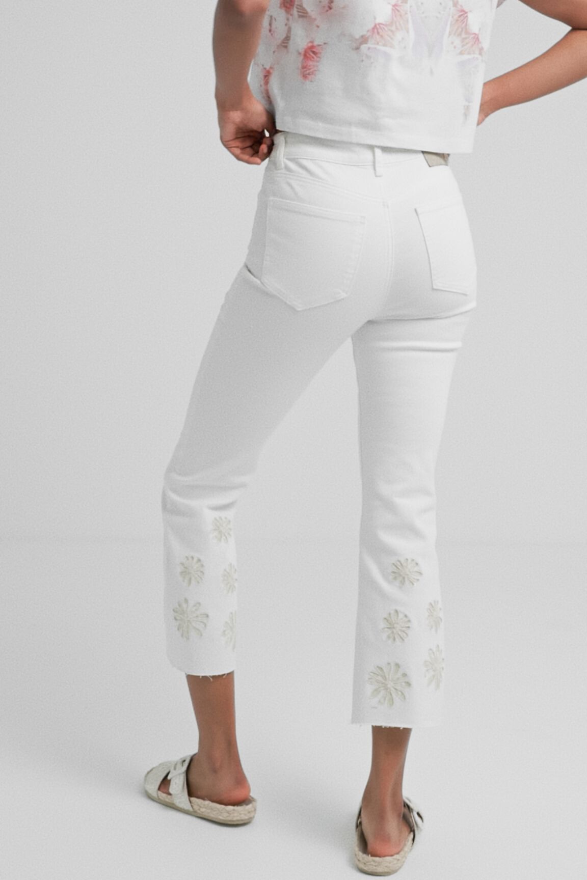 Desigual store white jeans