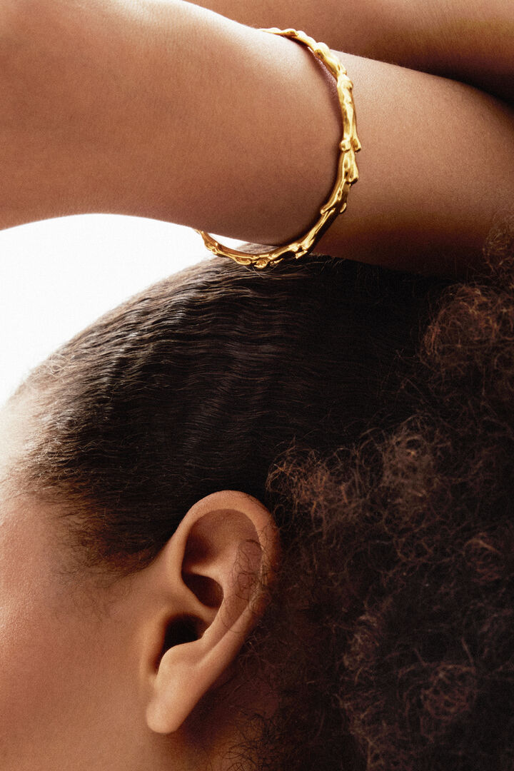 Zalio slender gold plated bracelet | Desigual