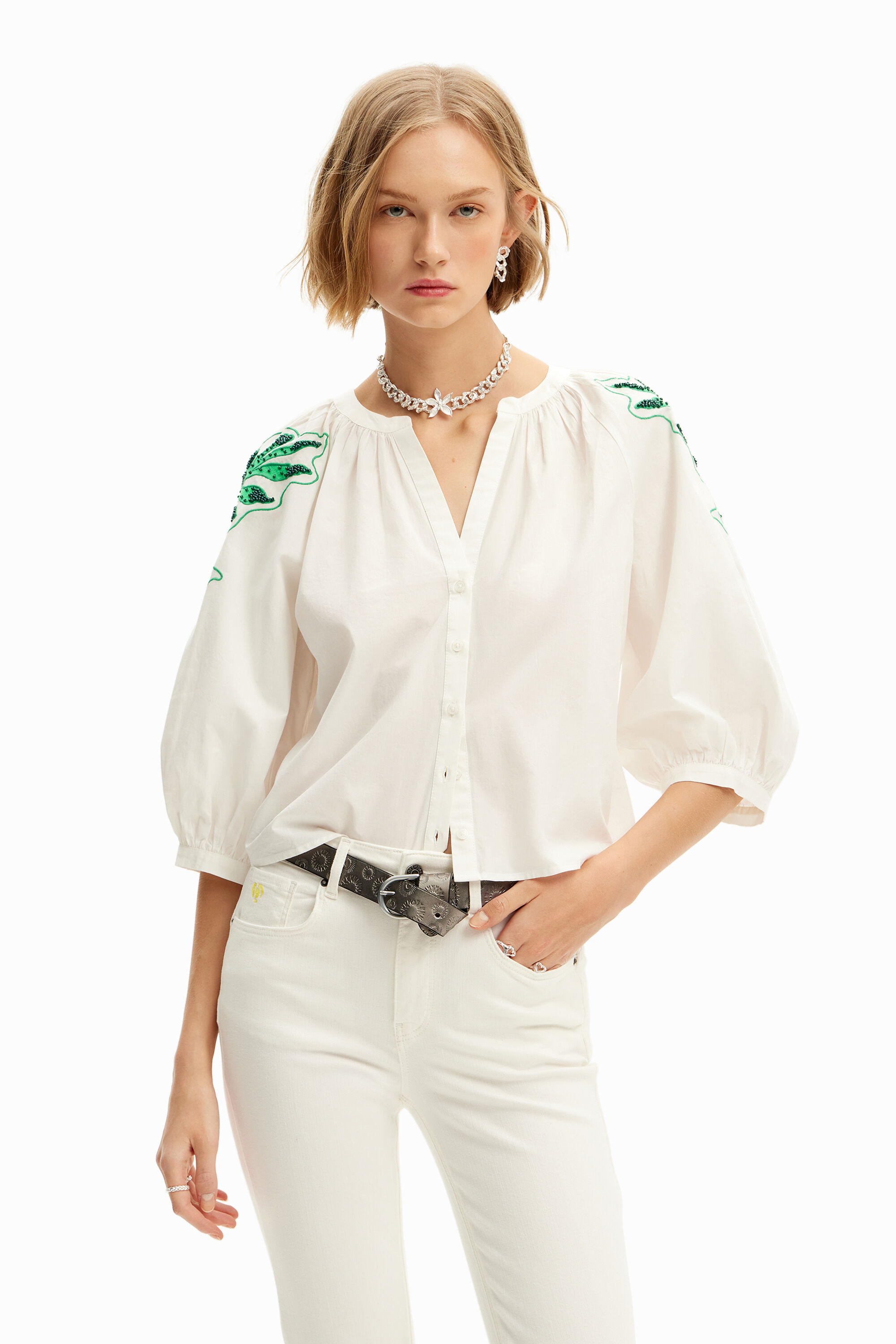 V-neck embroidered blouse - WHITE - M