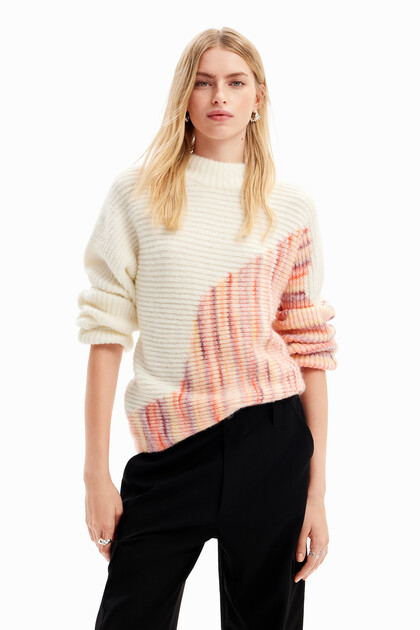 Asymmetric design pullover