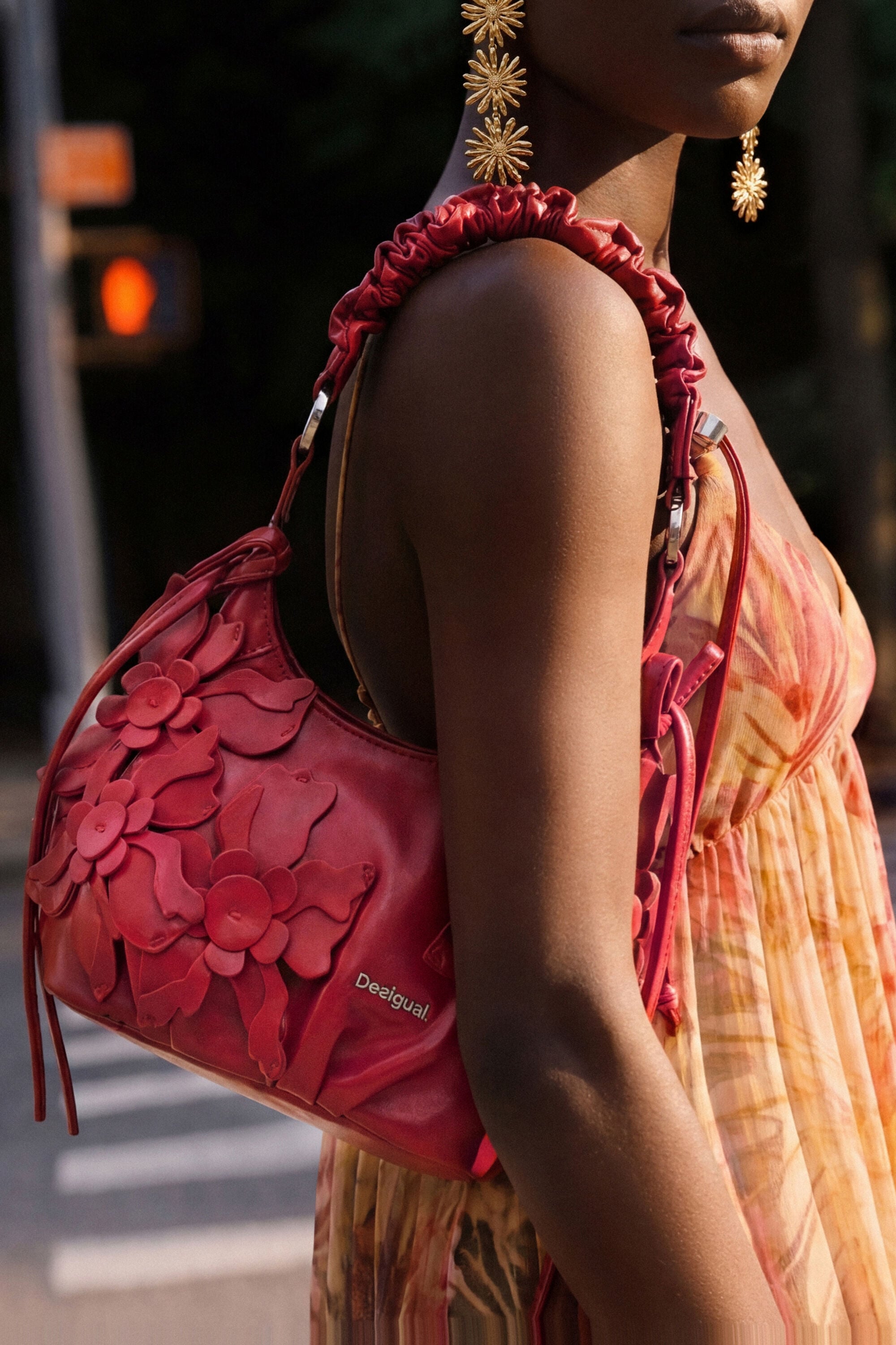 Small bag flower appliqués red women's accessories I Desigual.com