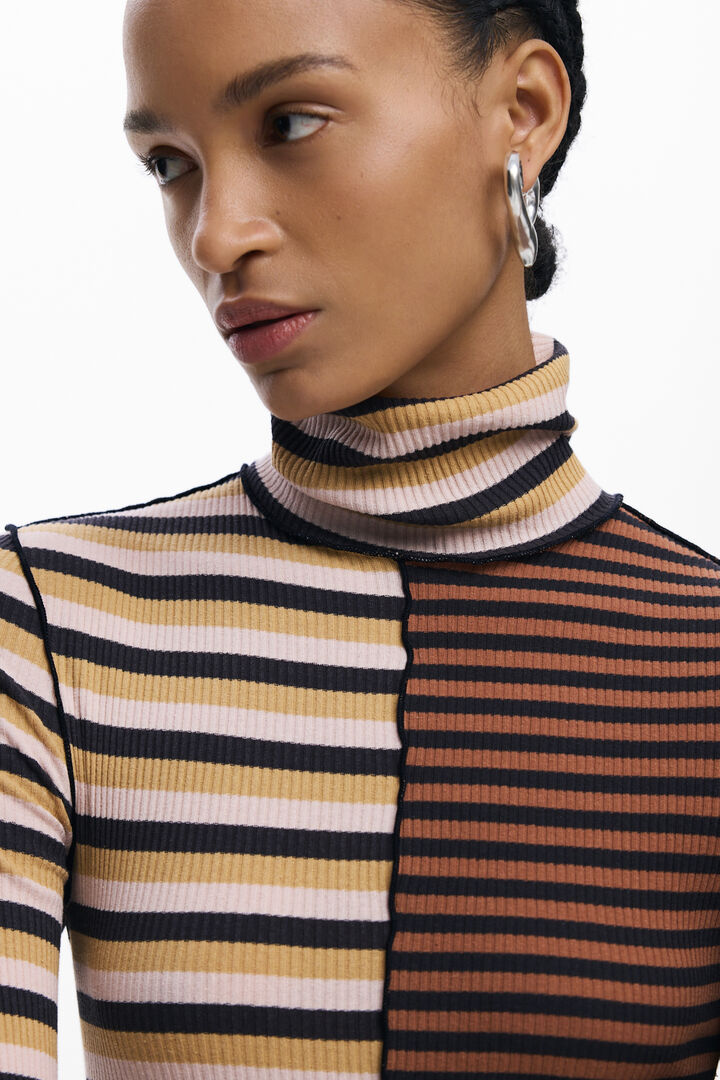 VESTIT DE PUNT COLL ALT | Desigual