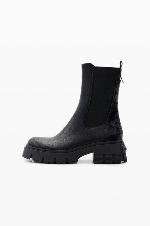 ELASTICATED TRUCK-SOLE CHELSEA BOOTS