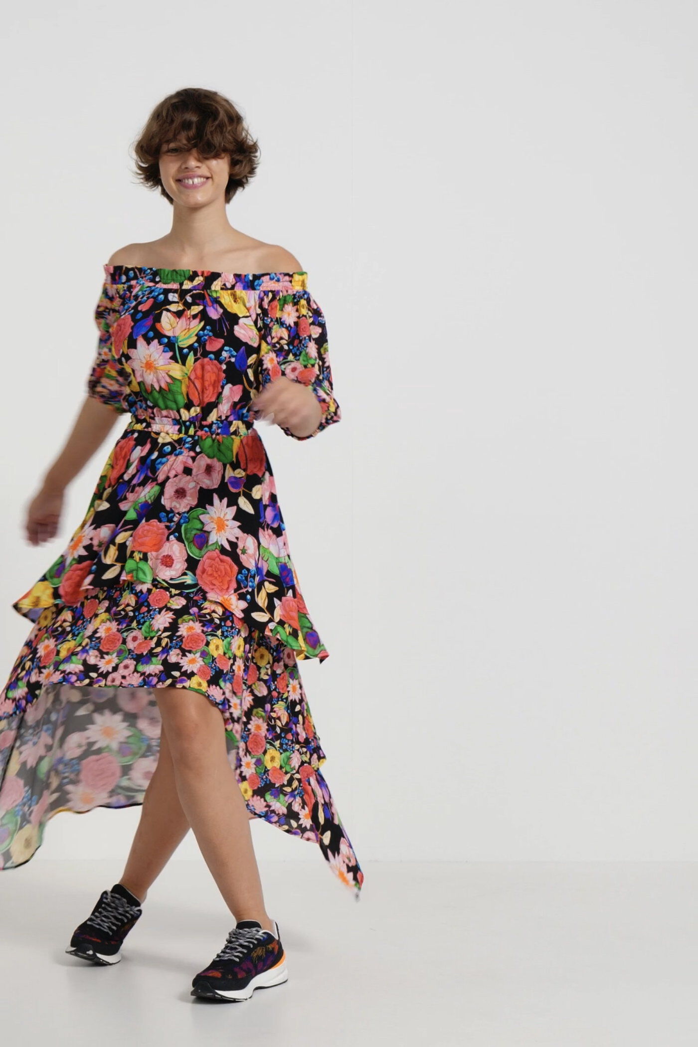 Asymmetrical clothing deals club desigual
