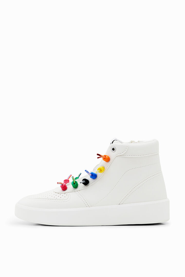 Sneakers altas cordões arco-íris