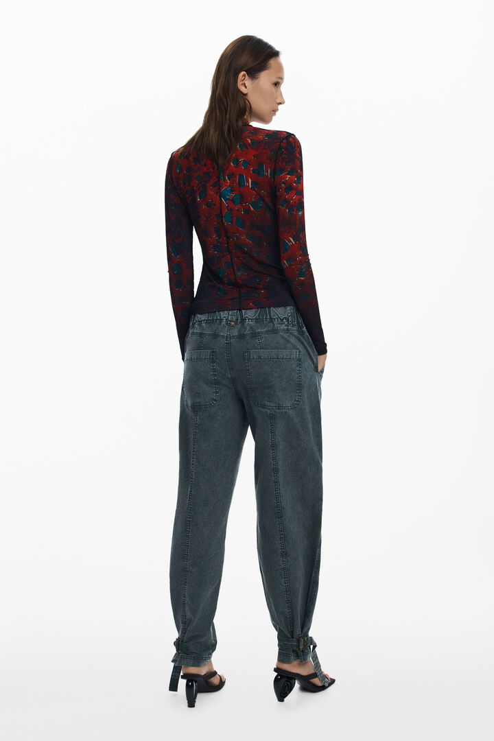 T-Shirt mit Blättern und Nähten | Desigual