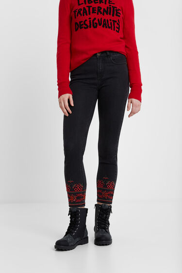 Embroidered ankle-grazer jeans | Desigual