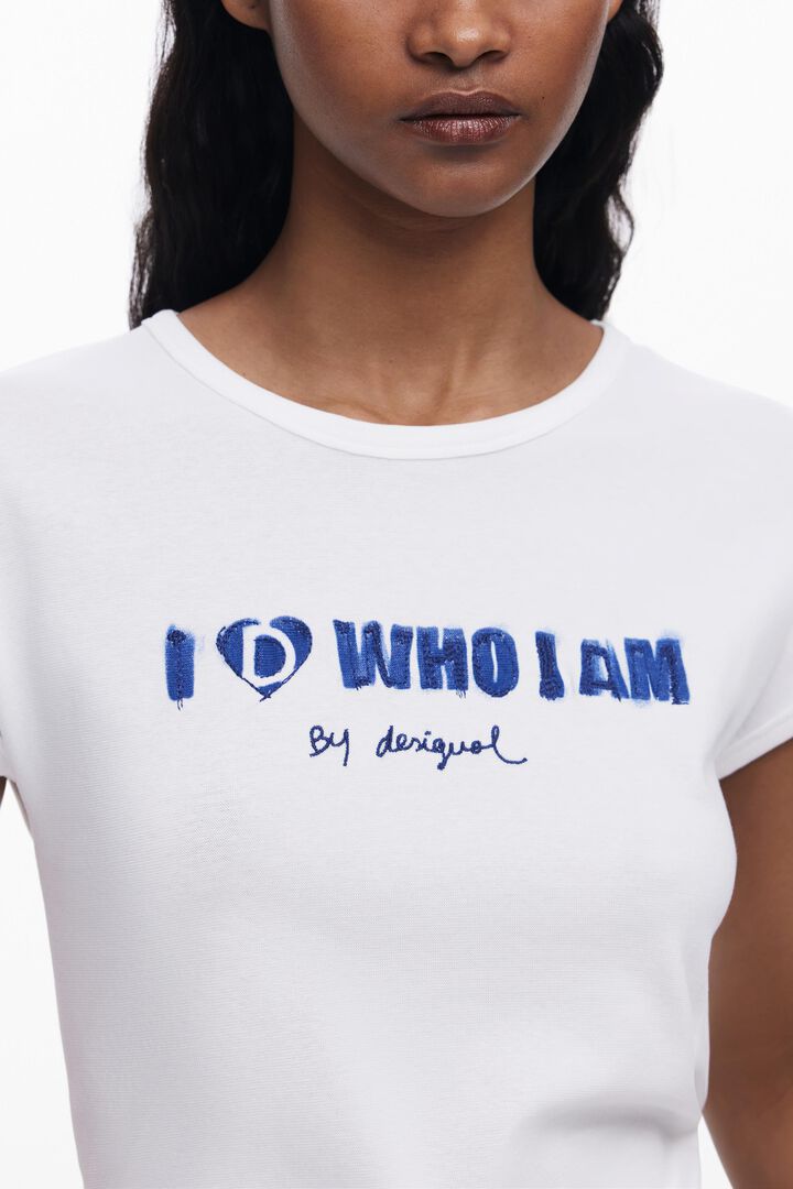 Who I AmのTシャツ