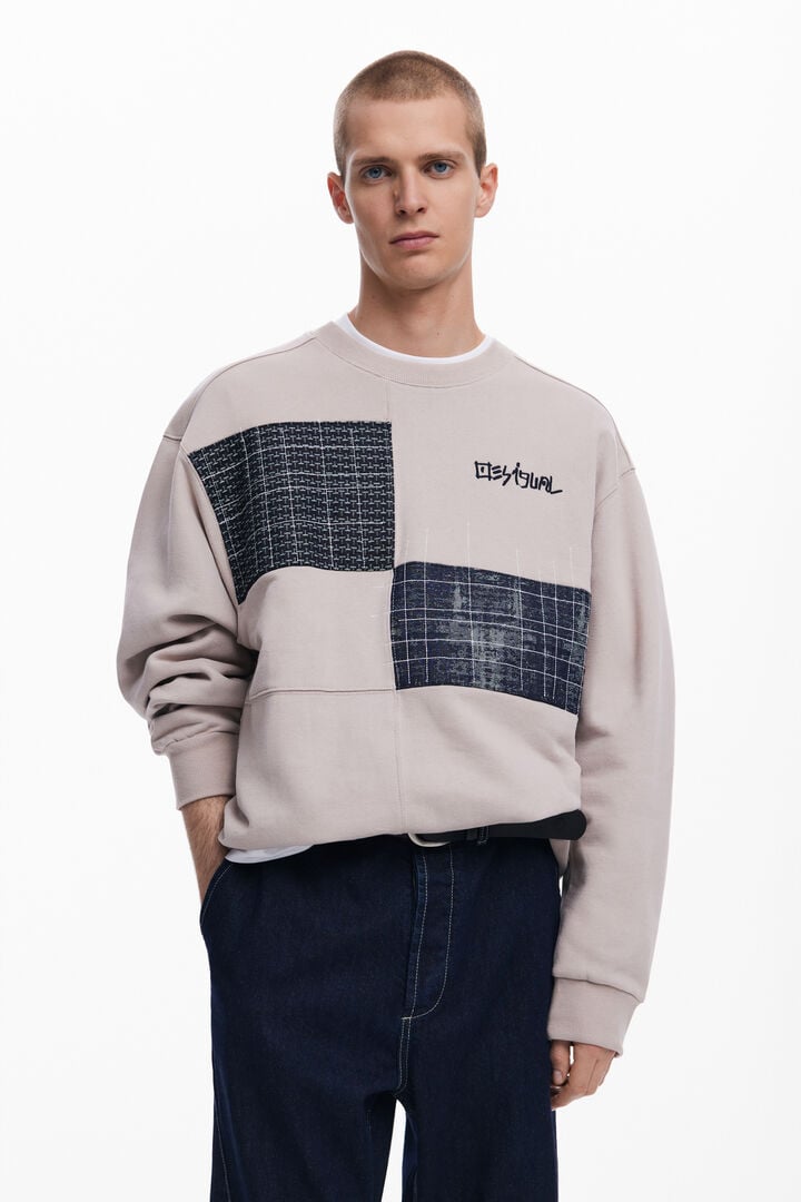 Sweatshirt with patches | Desigual