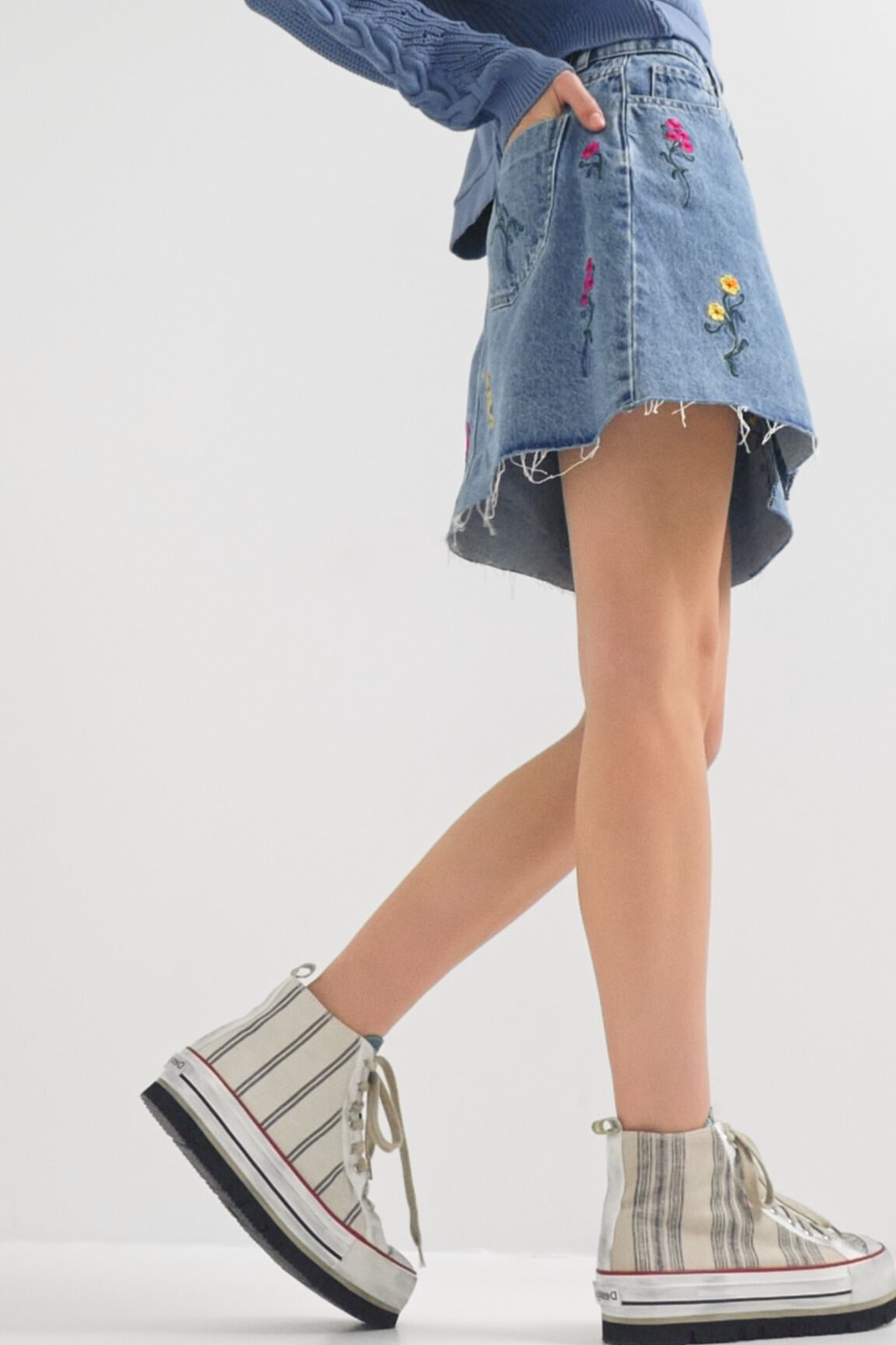 Converse hotsell minigonna jeans