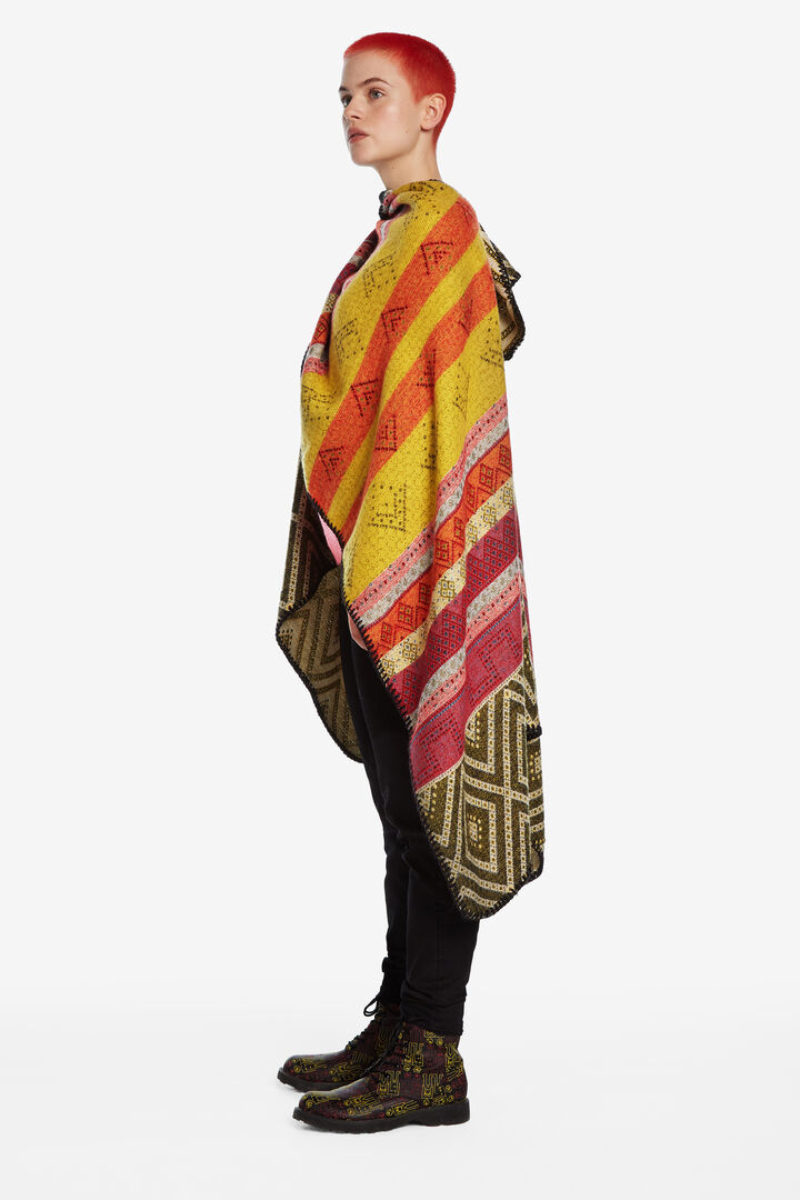 Ethnic square poncho | Desigual