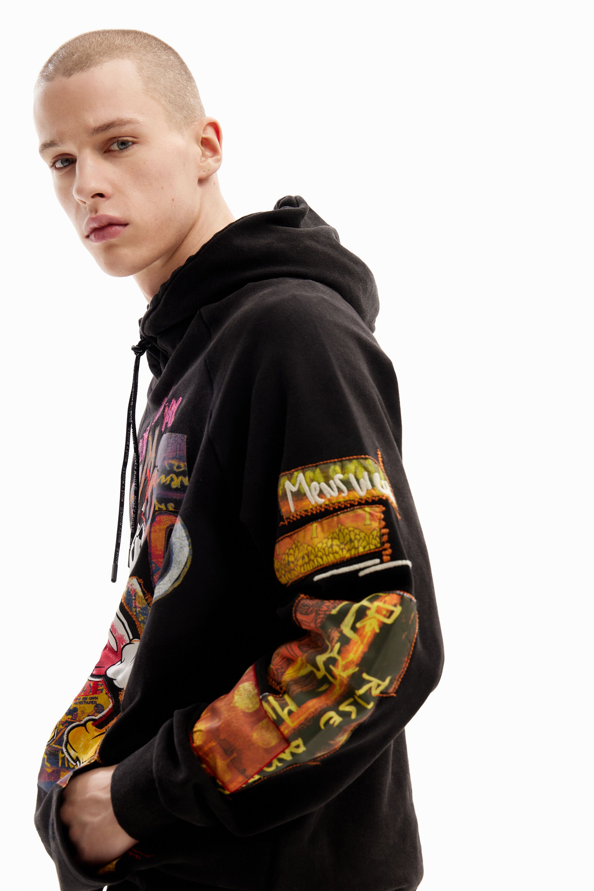 ミッキーマウスのパッチワークスウェット 男性用 I Desigual.com