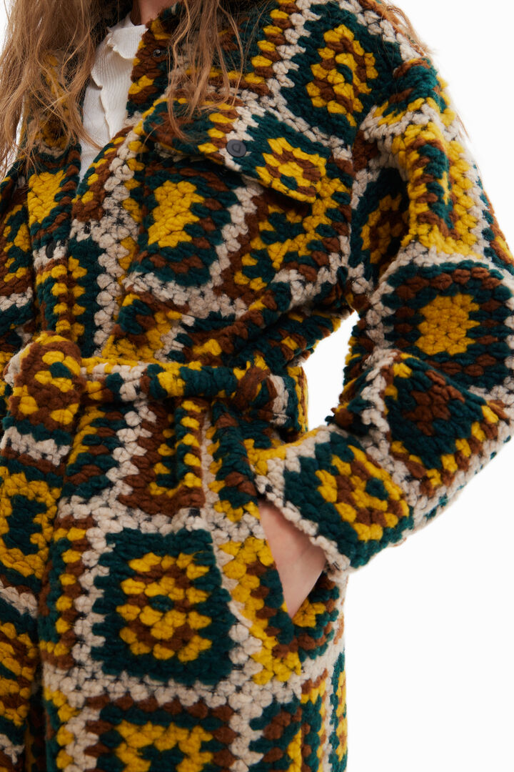 Abrigo largo efecto crochet | Desigual