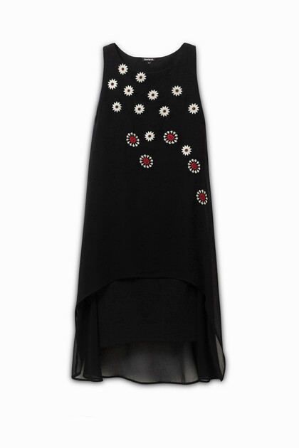 Double layer dress with detailing on the outer layer