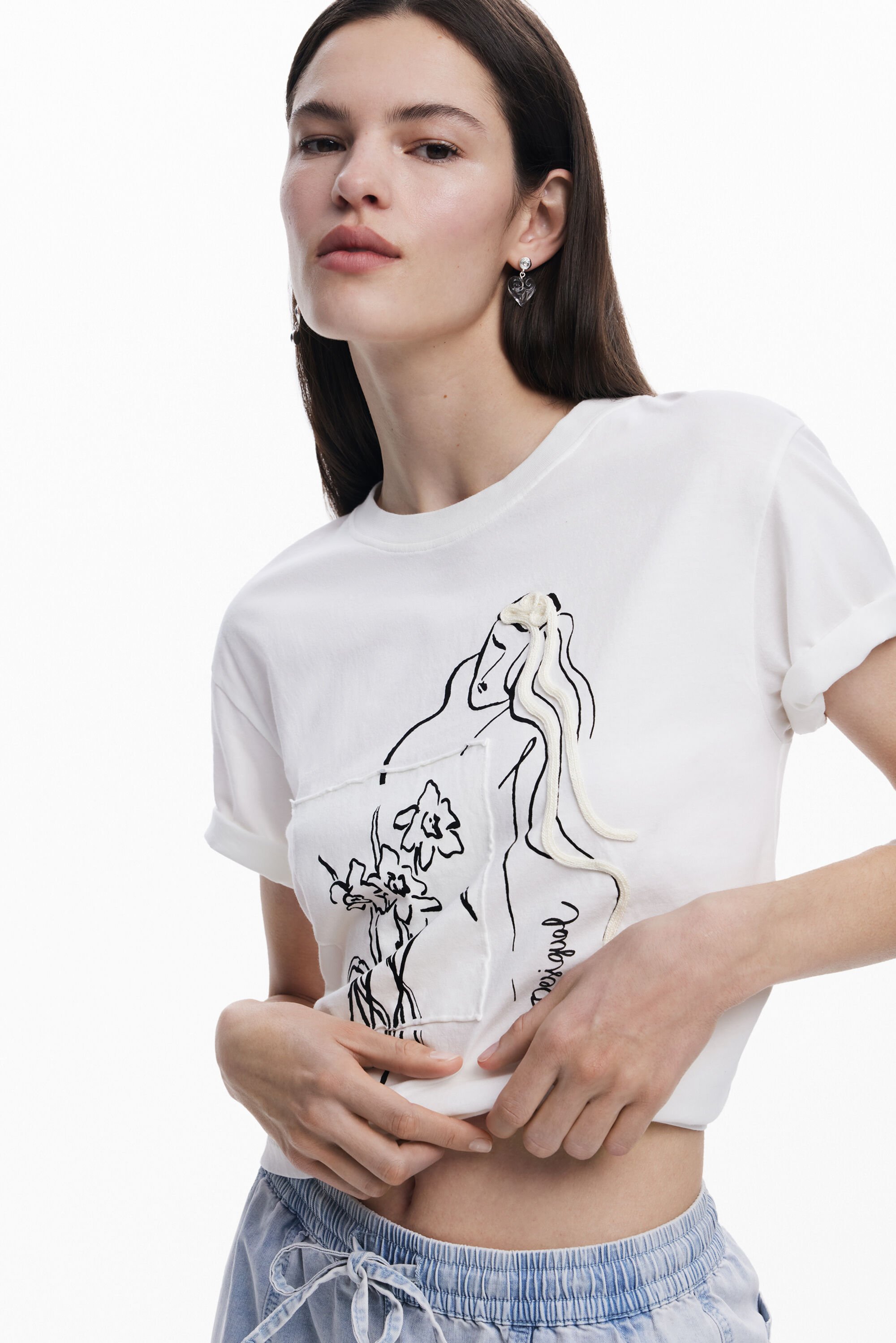 Desigual Floral T-shirt Feminine Silhouette In White
