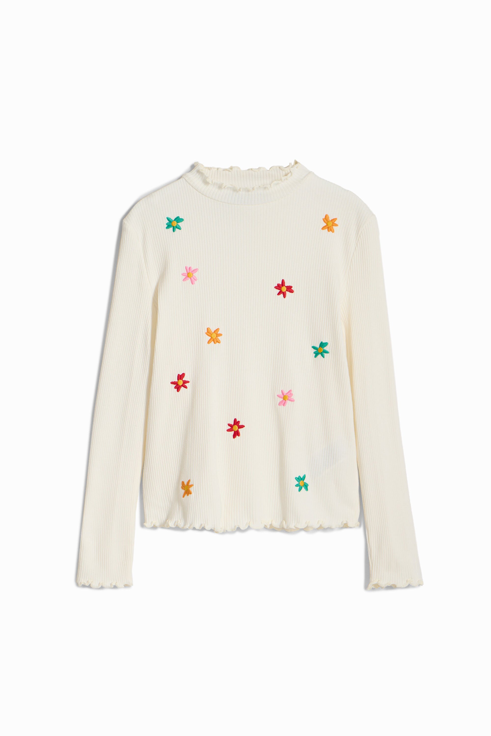 Flower embroidery T shirt