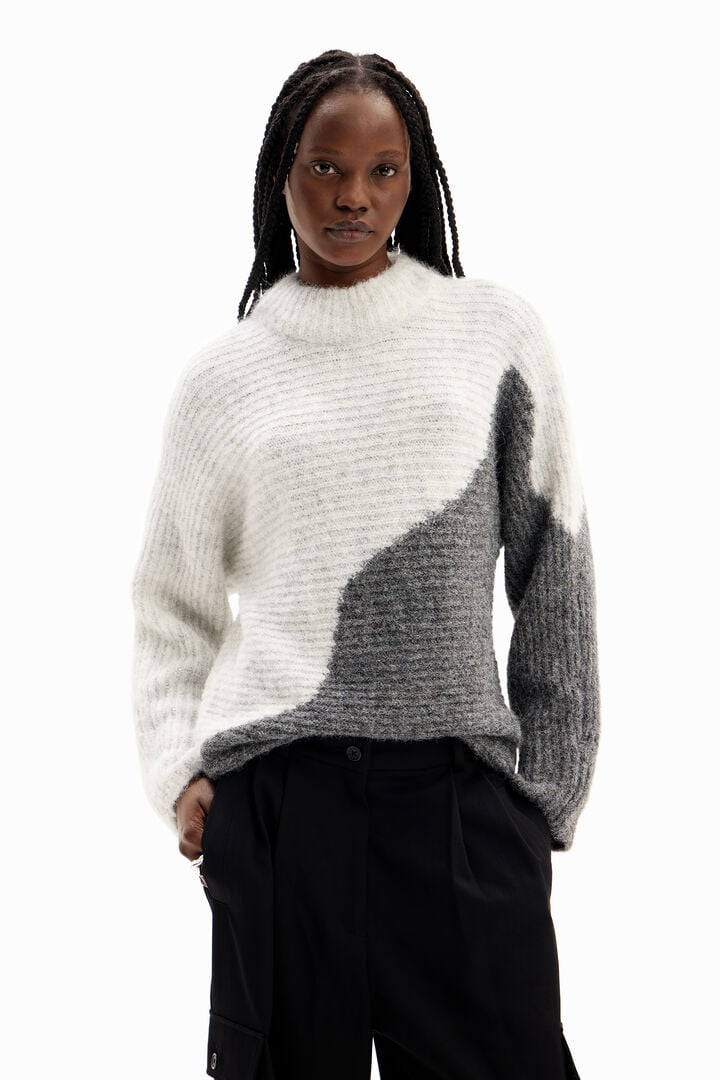 Oversize two-tone pullover