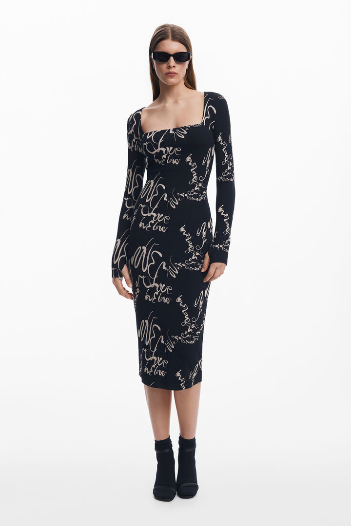 Square neckline dress Lettering