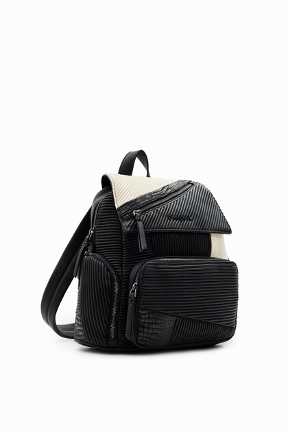 Mochila mediana patch textura