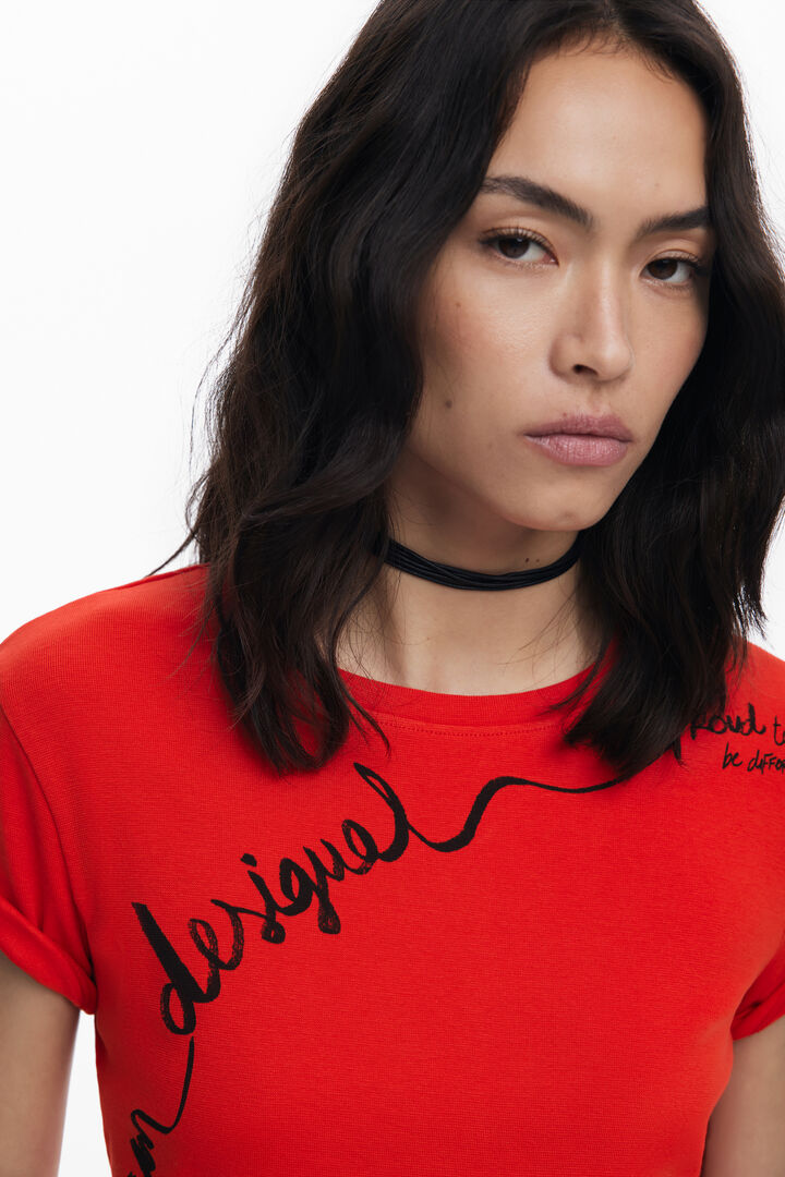 Camiseta frase bordada | Desigual