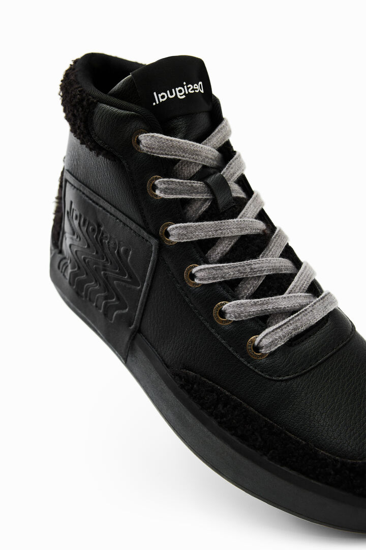 Faux-sheepskin high-top sneakers | Desigual
