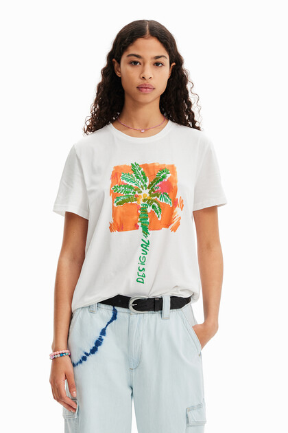 Koszulka z tropikalnym motywem z palmą