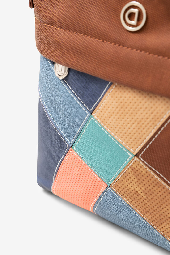 Bandolera cuadrada de ante y patch | Desigual