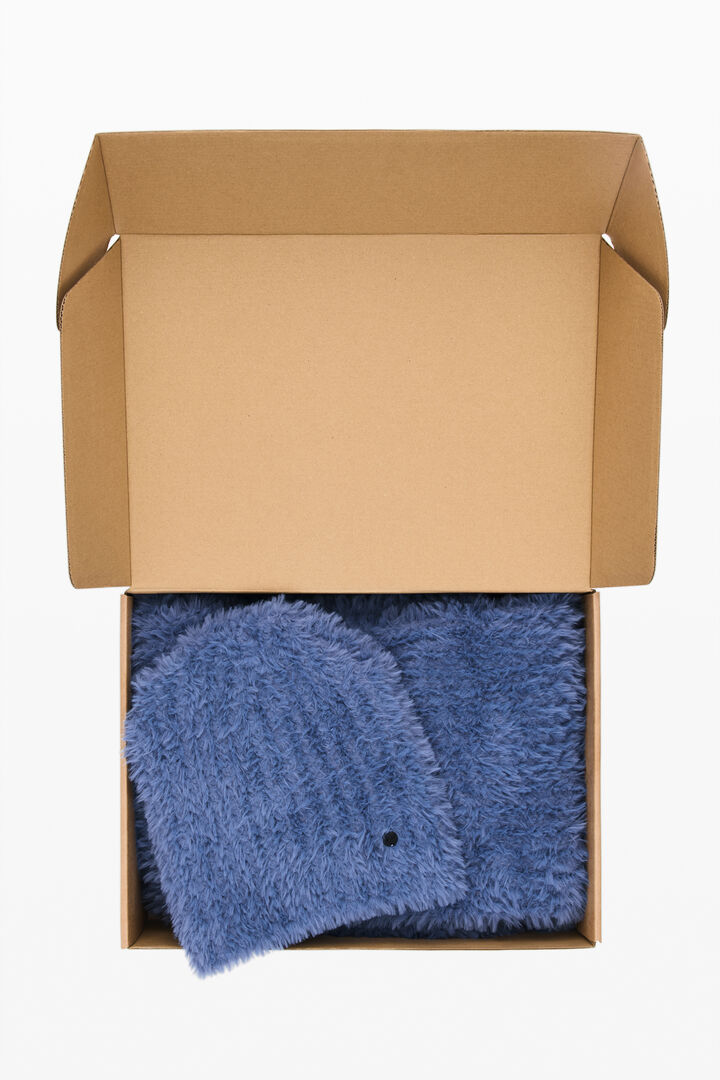PACK CROP SWEATER AND HAT | Desigual