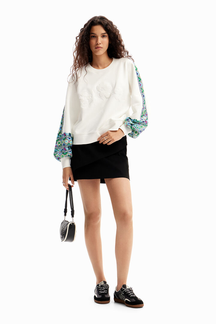 Sudadera abullonada bordados | Desigual