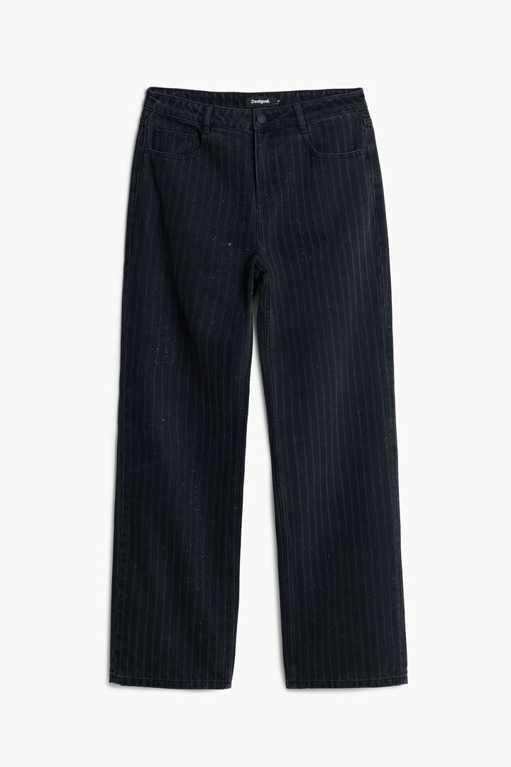 Straight jeans with topstitching