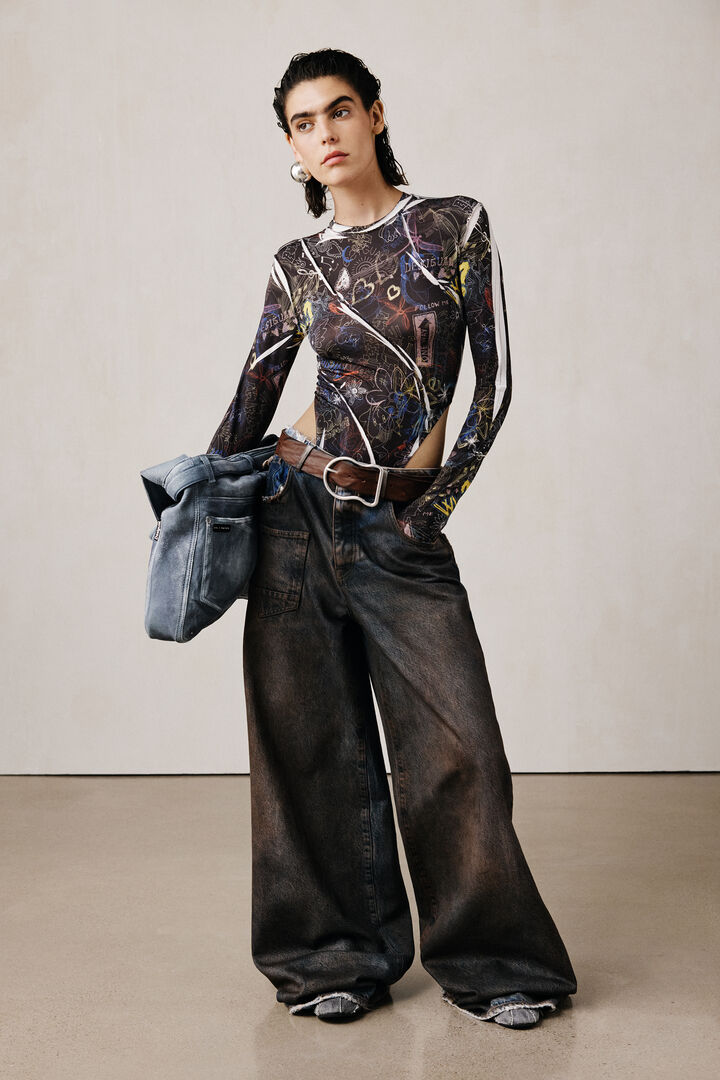 Studio jeans met rafelige afwerking