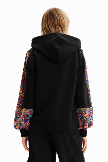 Embroidered ethnic sweatshirt | Desigual