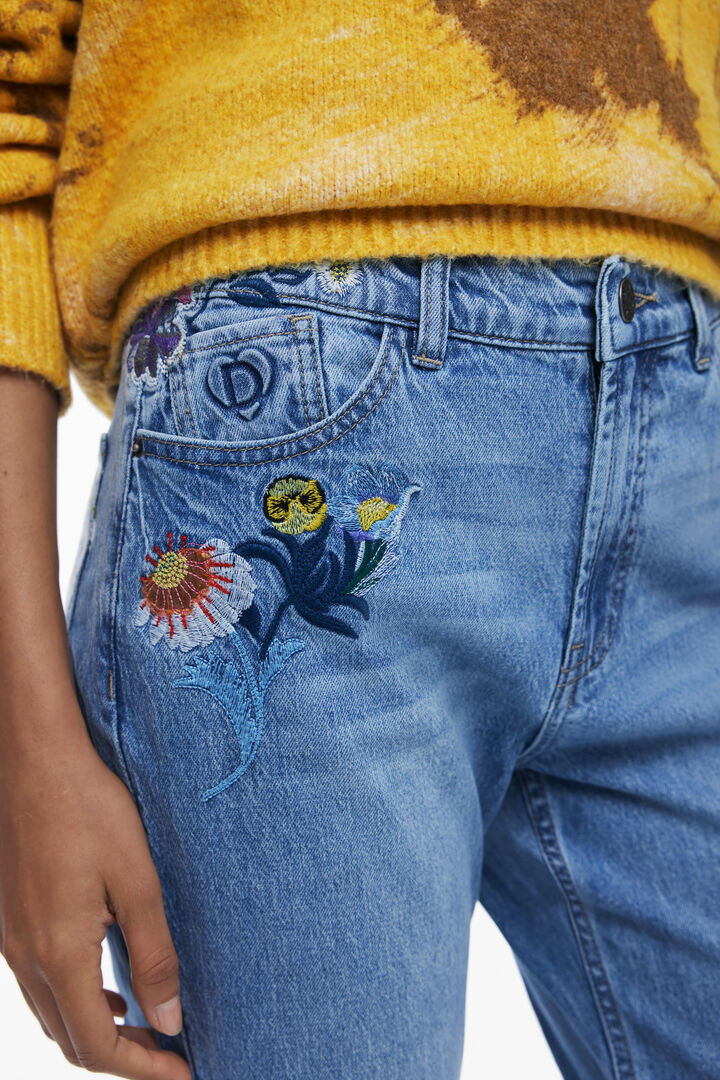 Embroidered flower jeans | Desigual