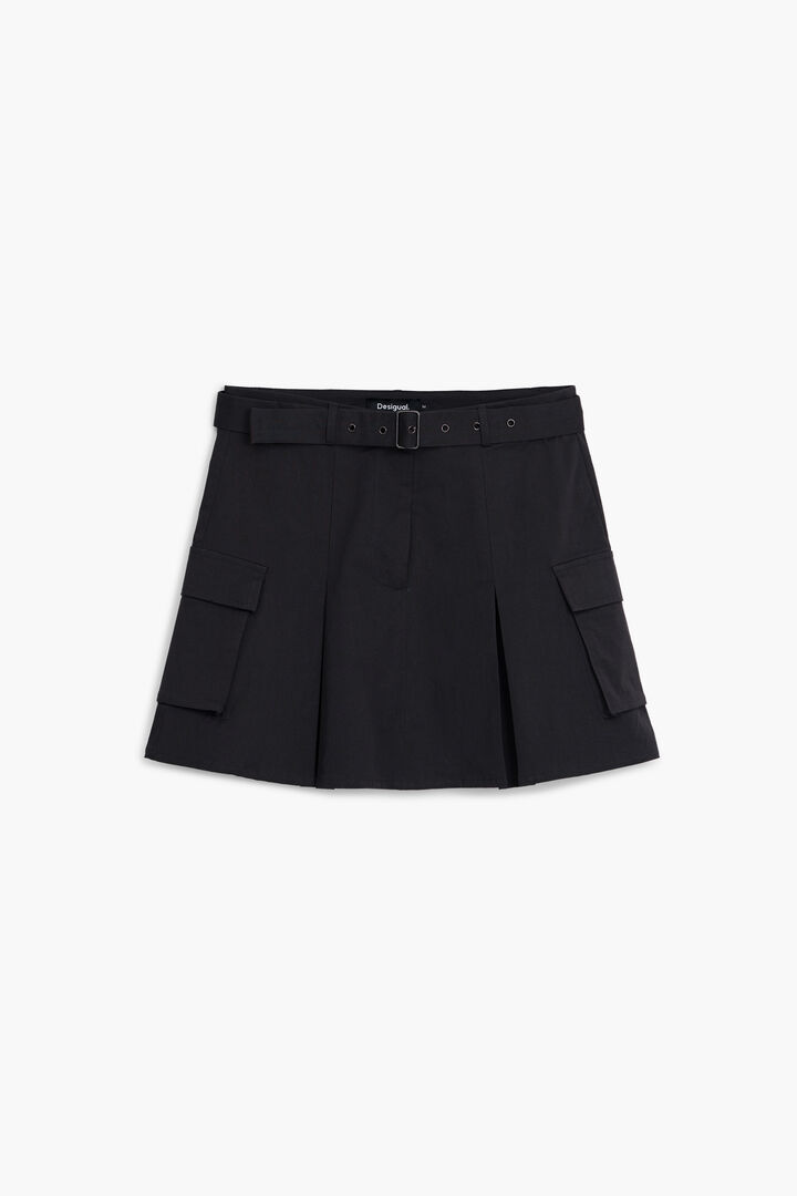Pleated skirt with belt
