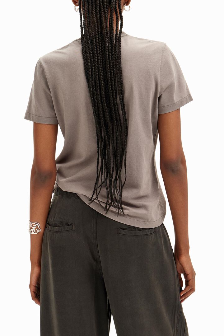 Camiseta b&aacute;sica coraz&oacute;n | Desigual