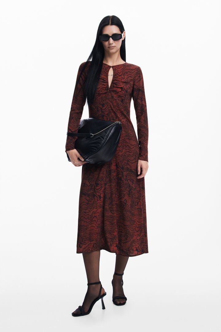 Vestido líneas desiguales