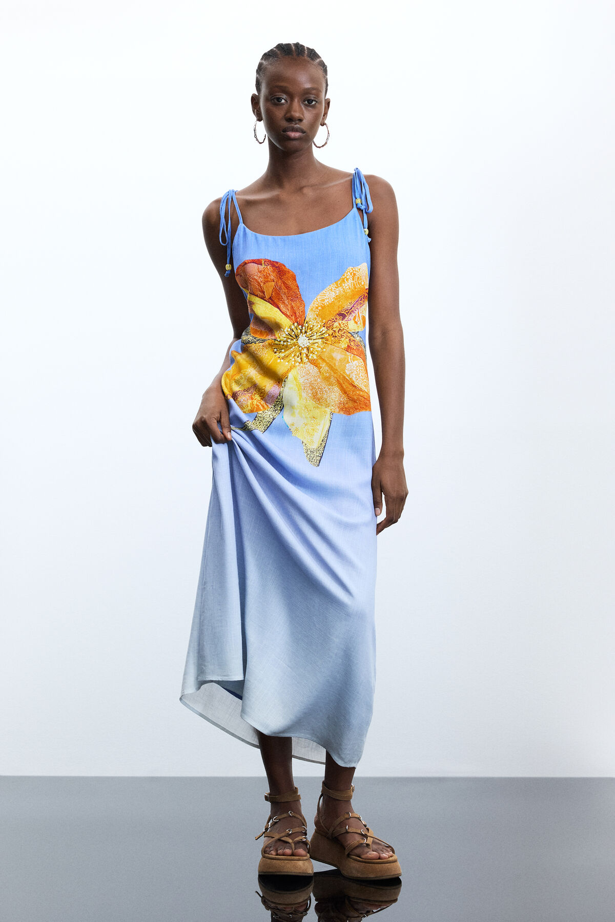 プリント柄のロングドレス 青 女性用 I Desigual.com