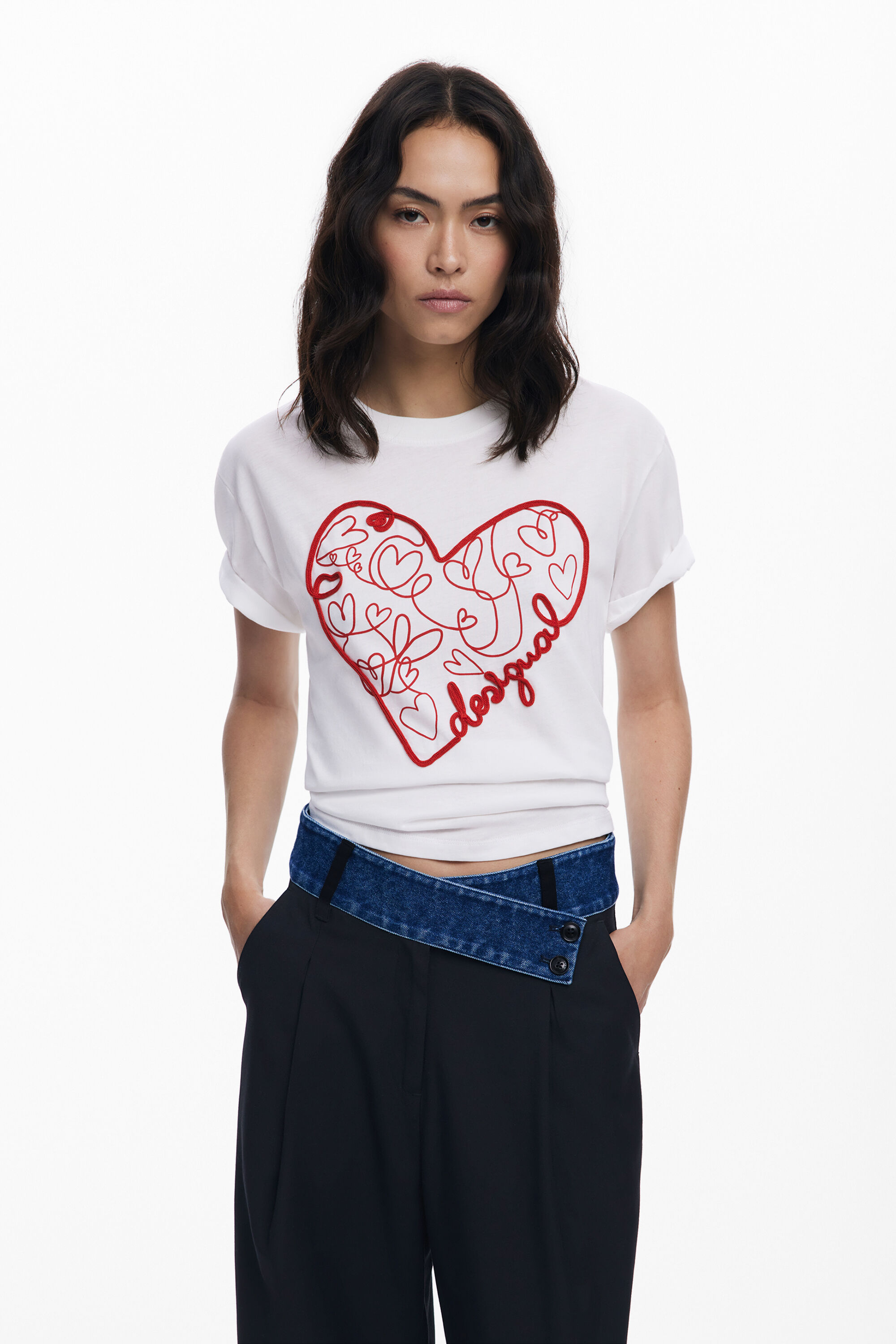 T-Shirt mit Herzrelief