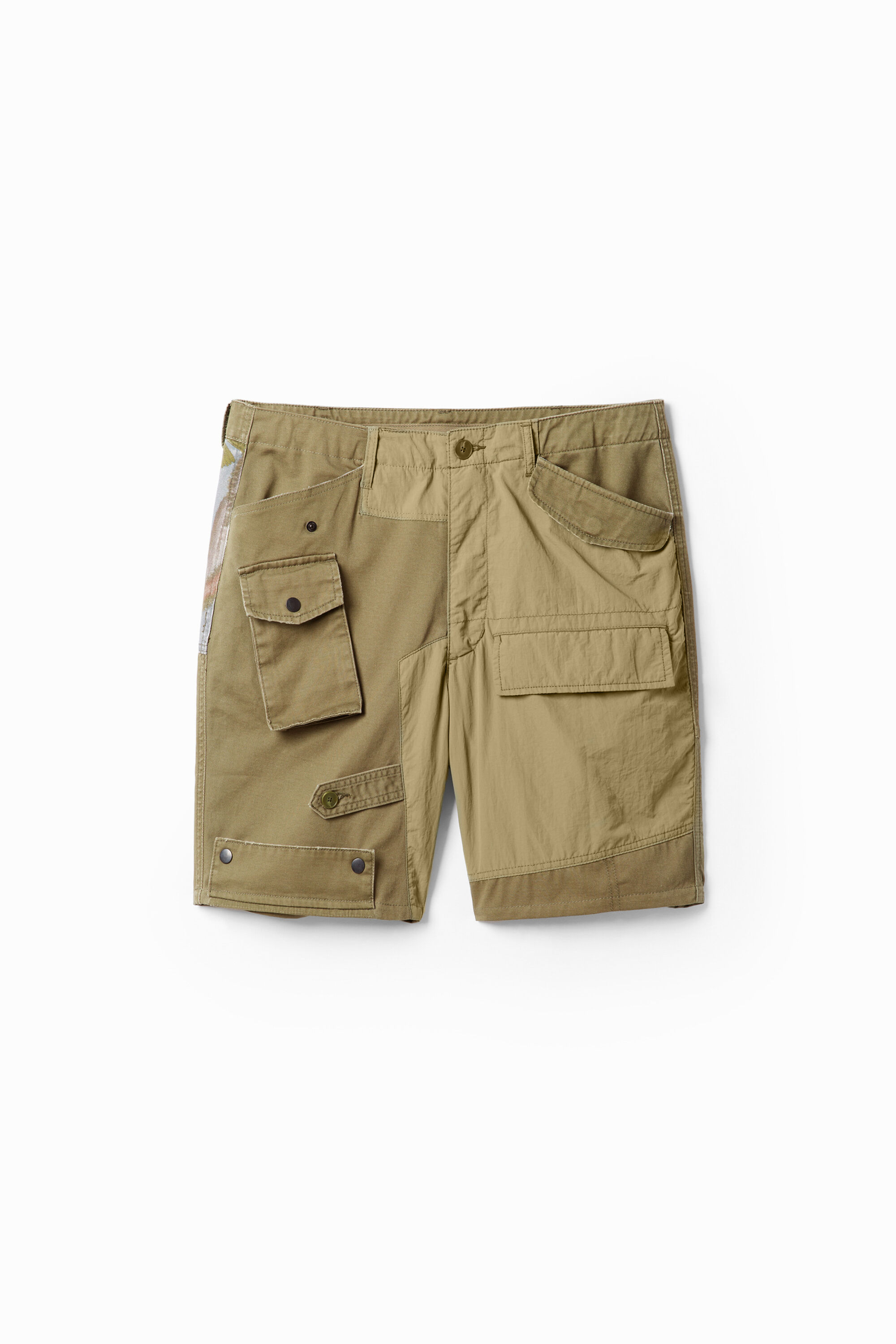 Pantalón corto multipocket