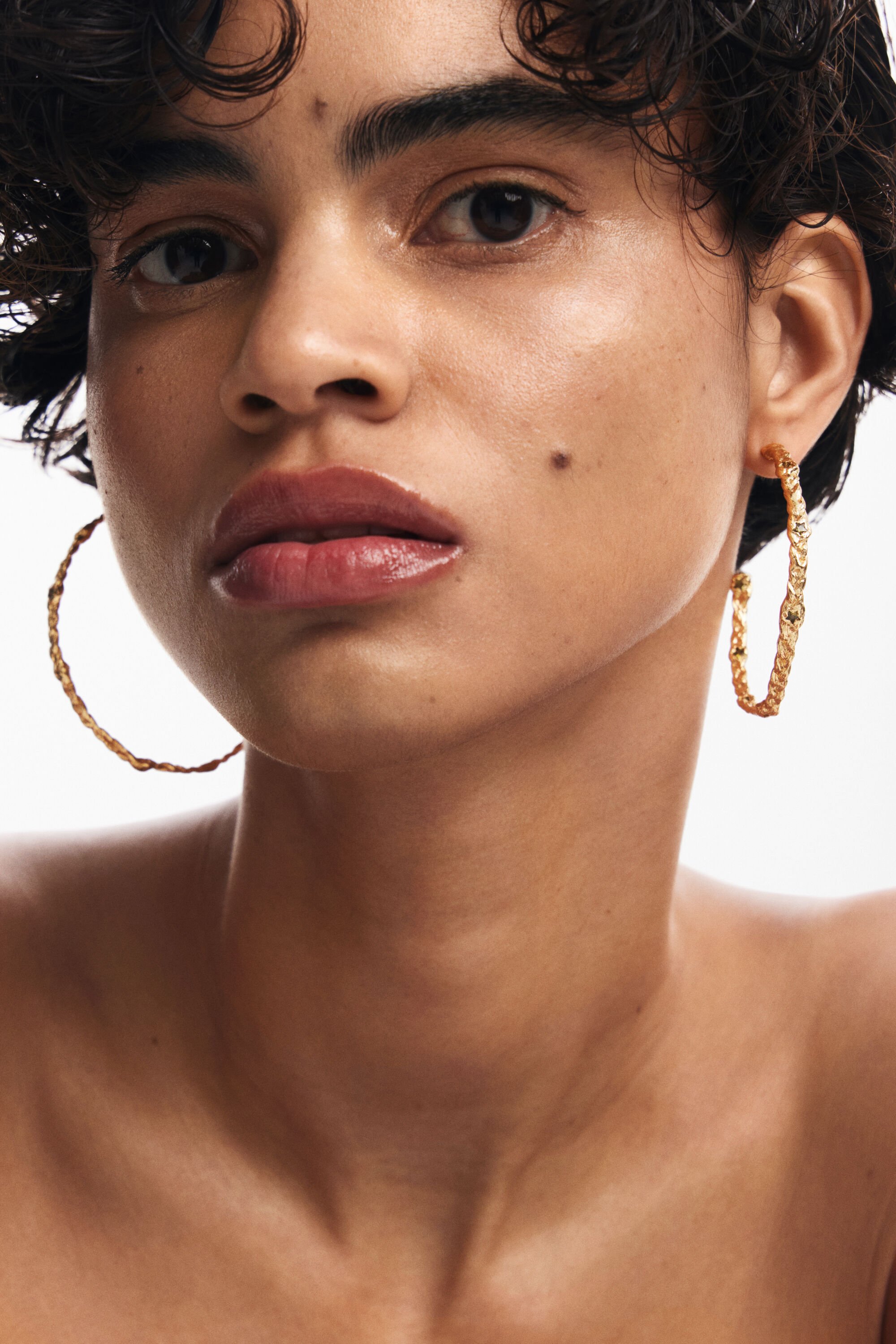 Zalio gold plated braided hoop earrings for women I Desigual