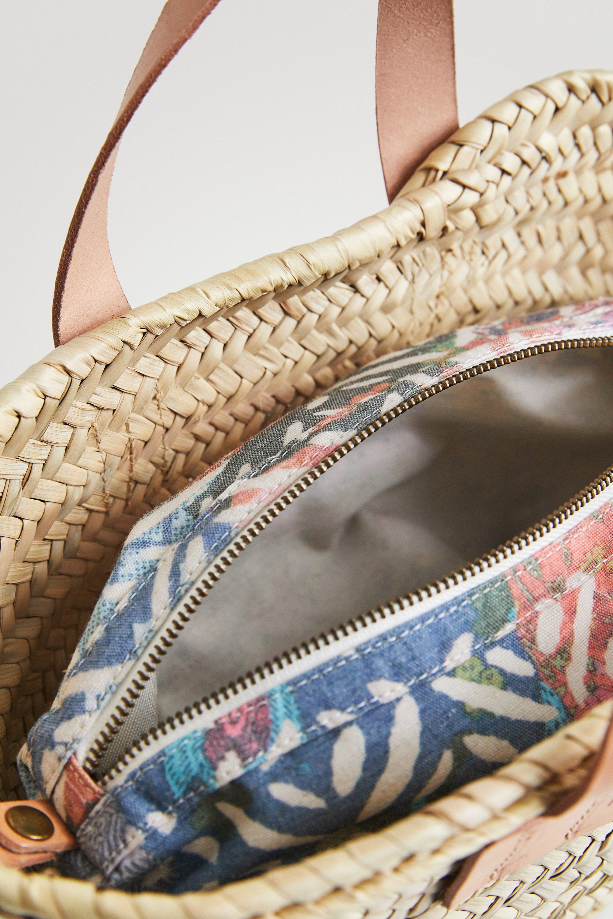 Basket desigual deals