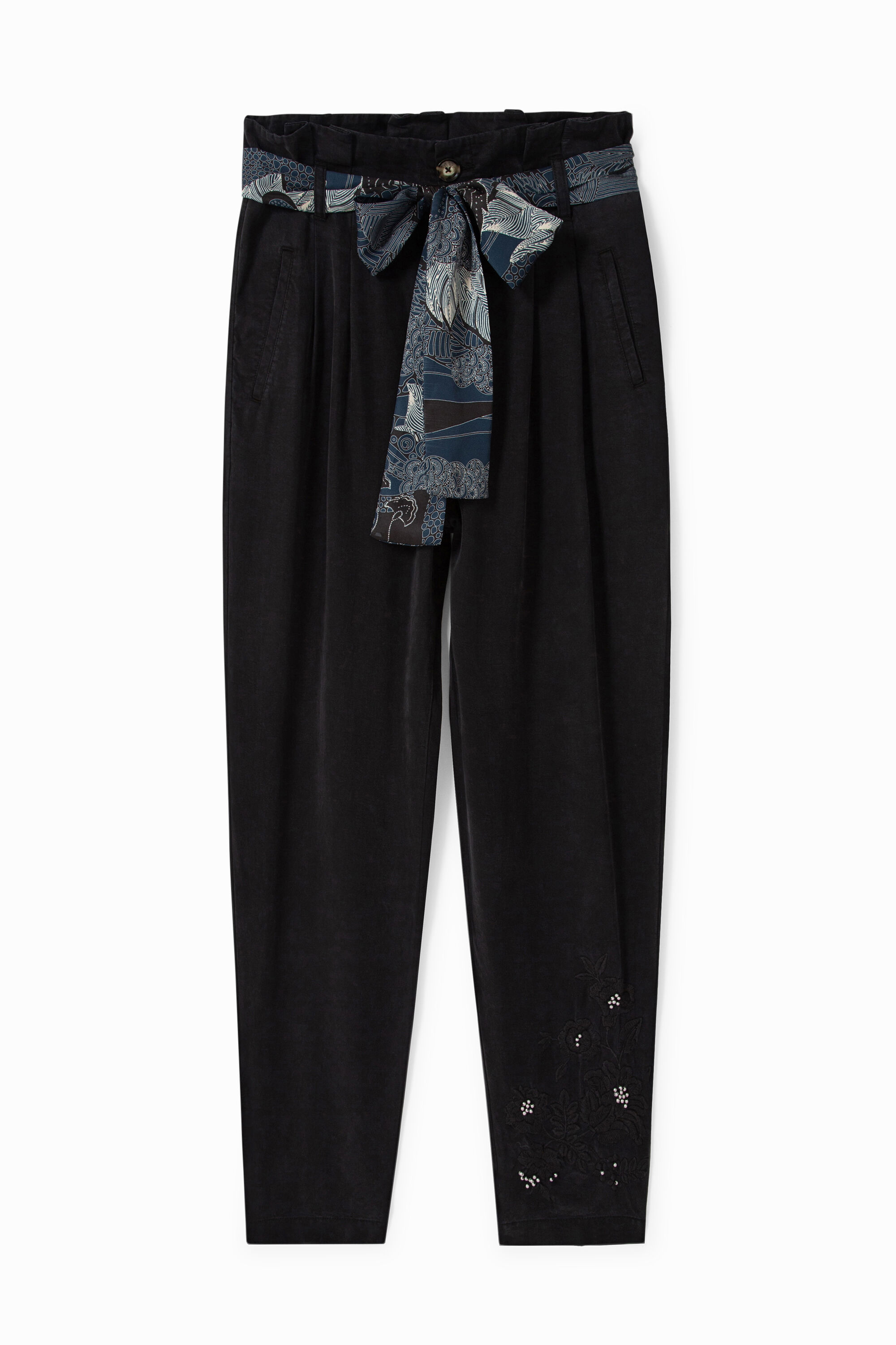 Pleated trousers scarf