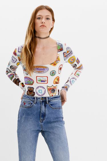 Body with college patch print | Desigual